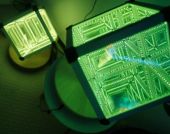 Šviečiantis LED kubas
