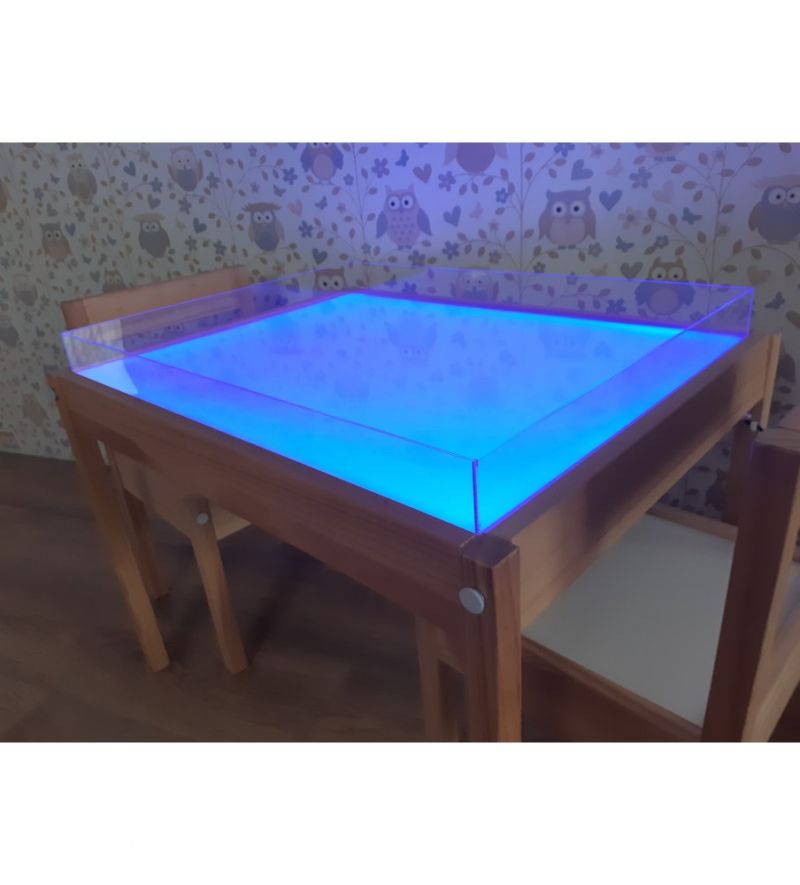 Šviesos stalas su vandens ir smėlio antstaliu